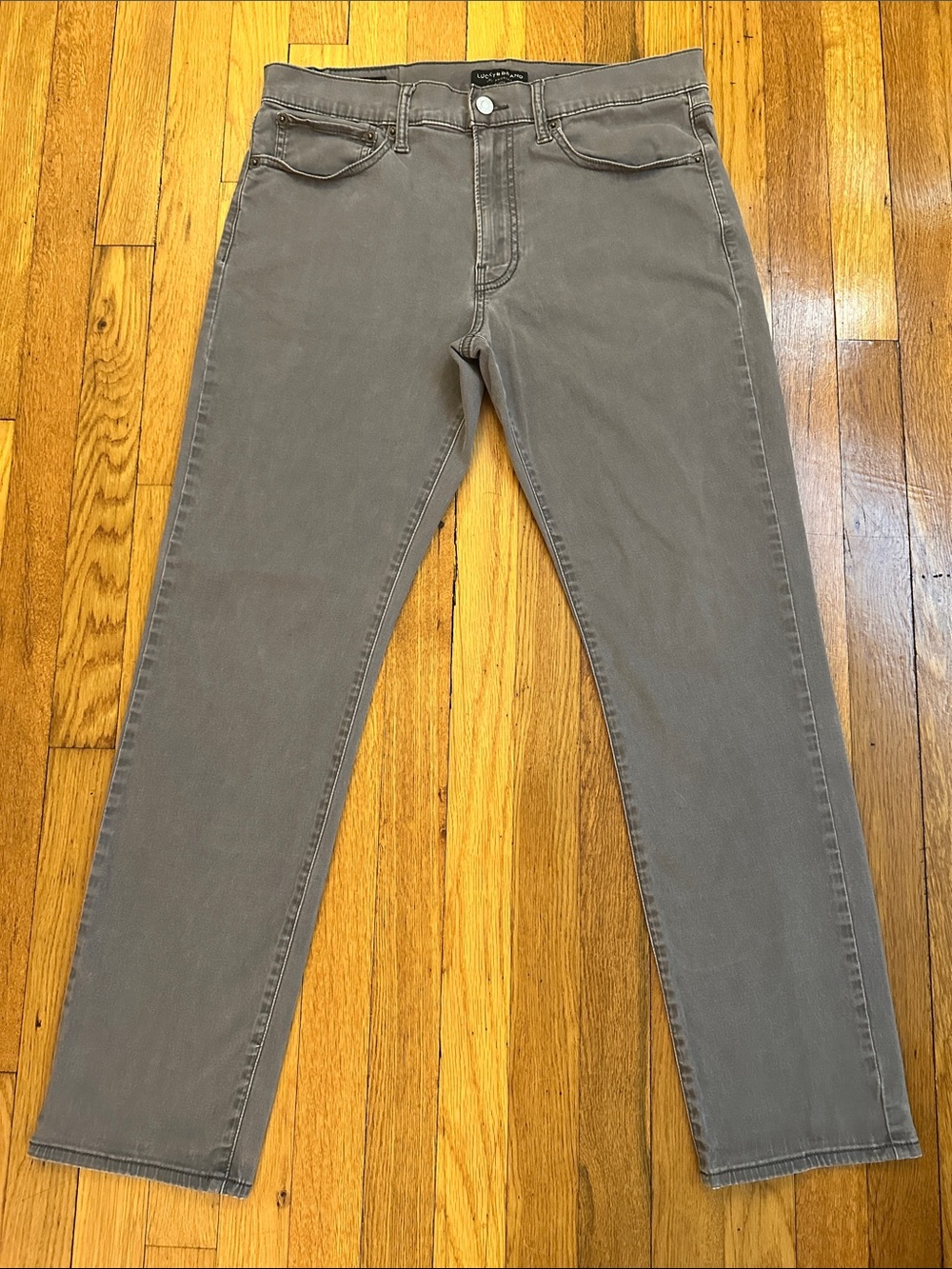 Lucky Brand Men's 121 Slim Straight Gray Chinos 32W/30L